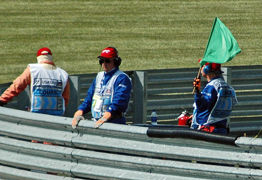 F1 green flag